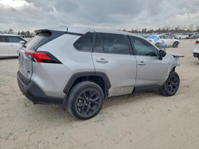 Toyota RAV4 Le Image 4