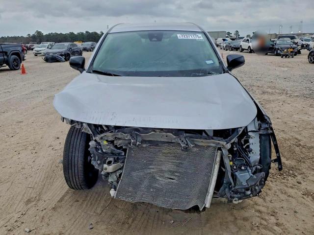 Toyota RAV4 Le Image 6