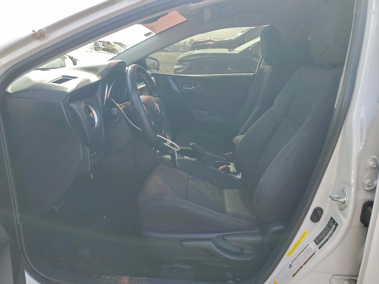 Toyota Corolla Image 5