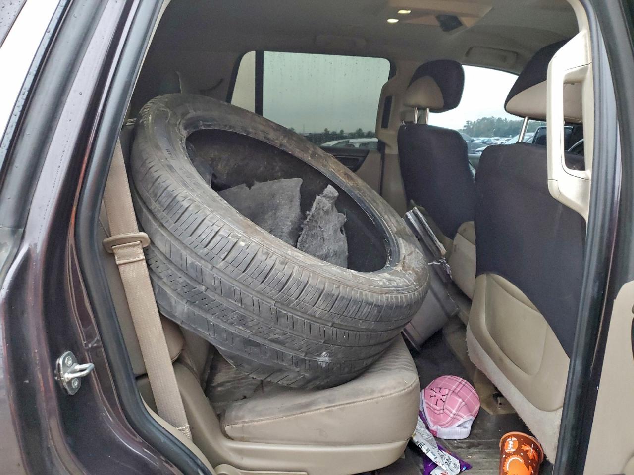 GMC Yukon Sle Image 9