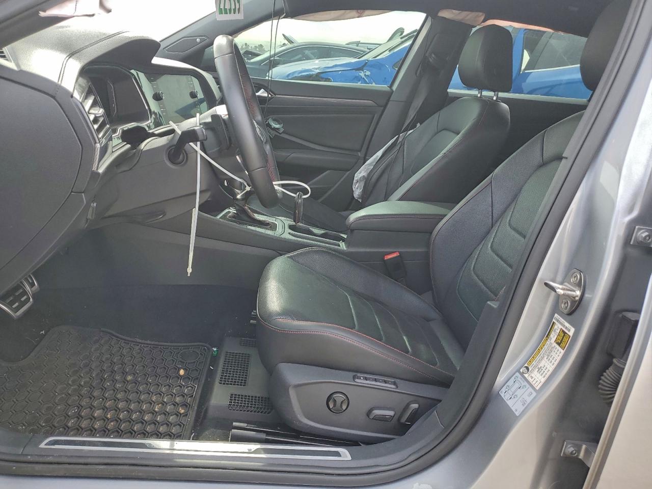 Volkswagen Jetta Gli Image 2