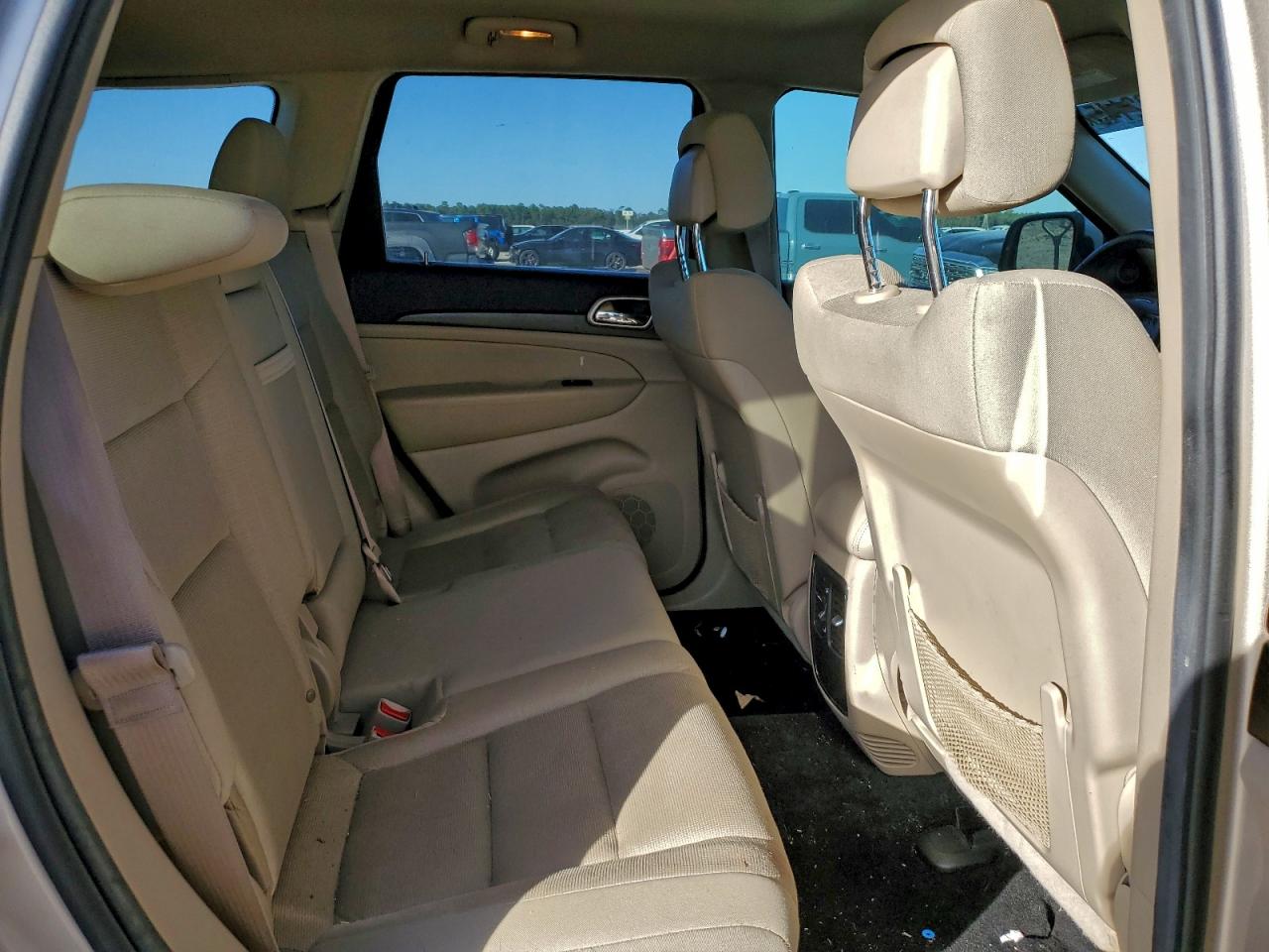 Jeep Grand Cherokee Laredo Image 6