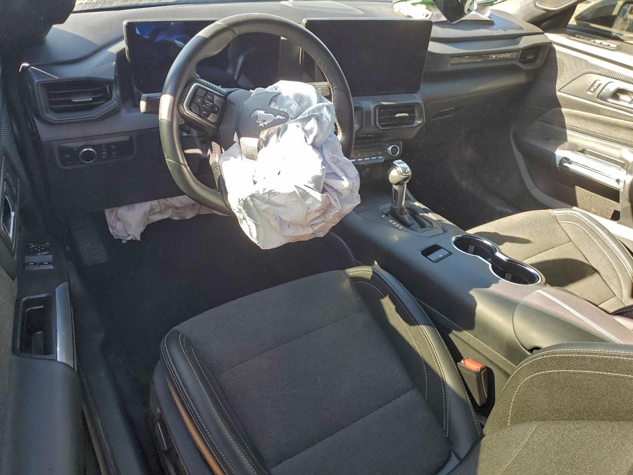 Ford Mustang Gt Image 2