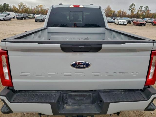 Ford F-250 Super Duty Image 7