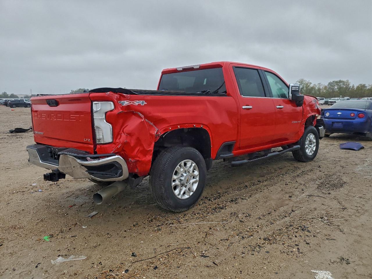 Chevrolet Silverado K2500 Heavy Duty Ltz Image 4