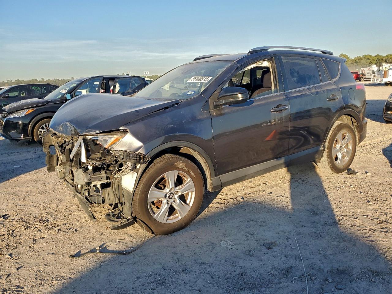 Toyota RAV4 Le Image 1