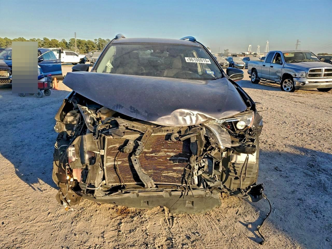 Toyota RAV4 Le Image 8