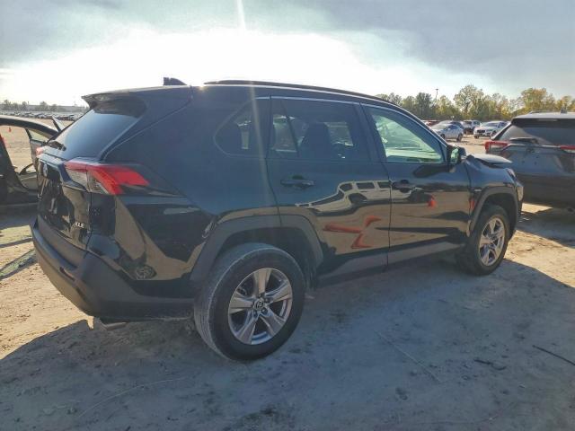 Toyota RAV4 Xle Image 2