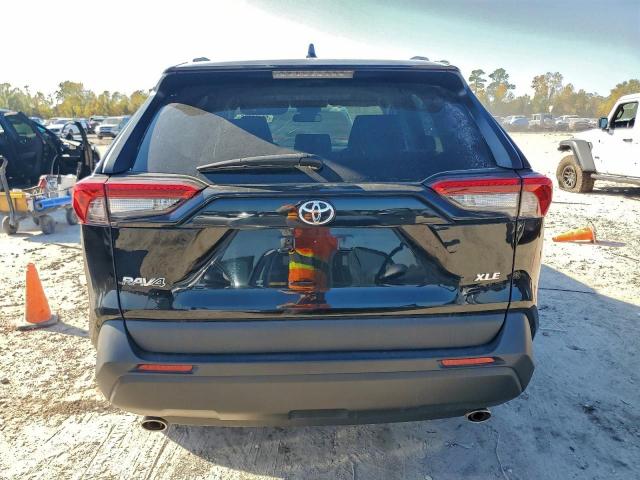 Toyota RAV4 Xle Image 3