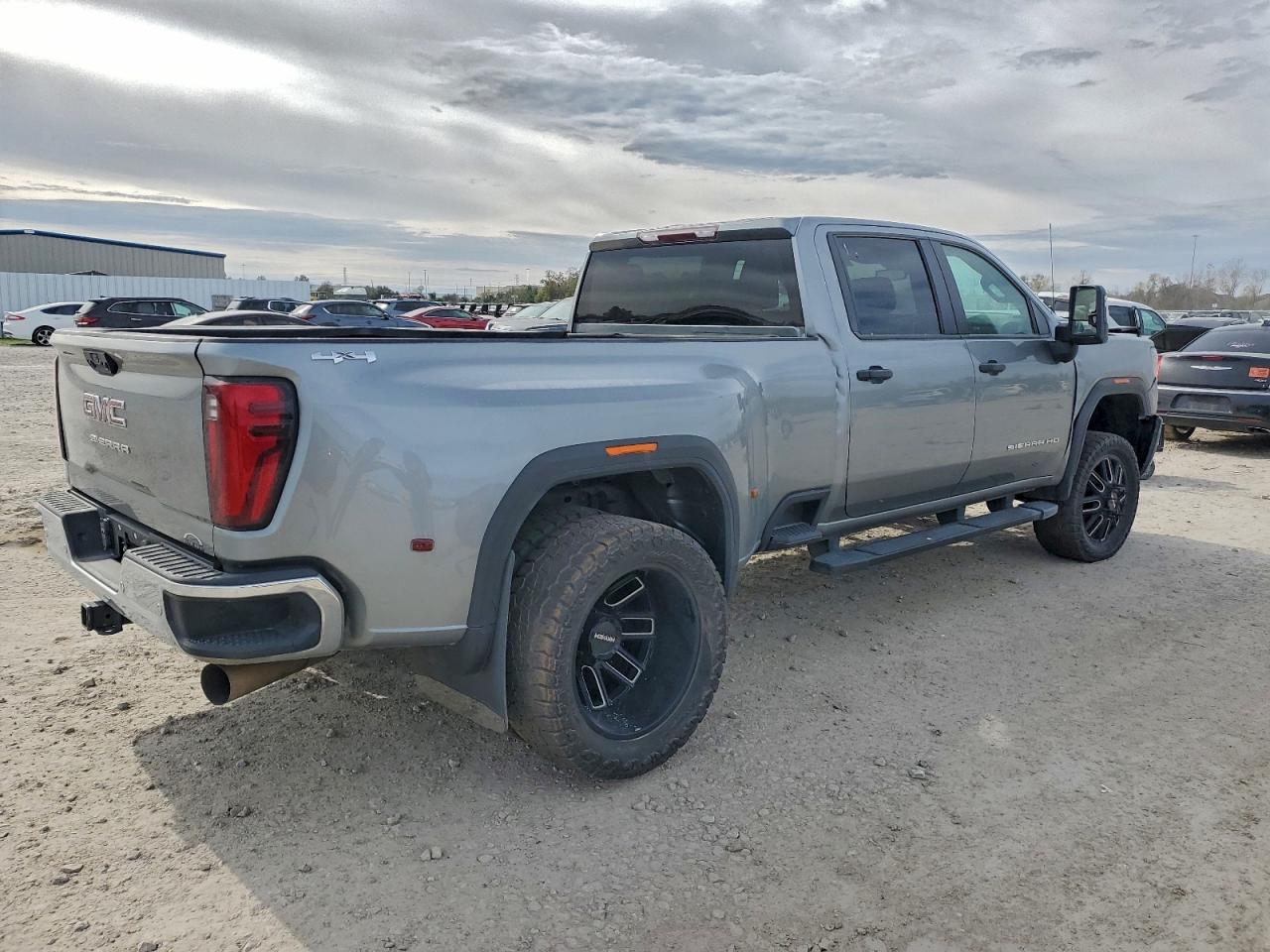 GMC Sierra K3500 Image 3