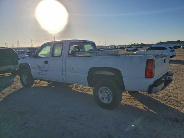 Chevrolet Silverado C2500 Heavy Duty Image 4