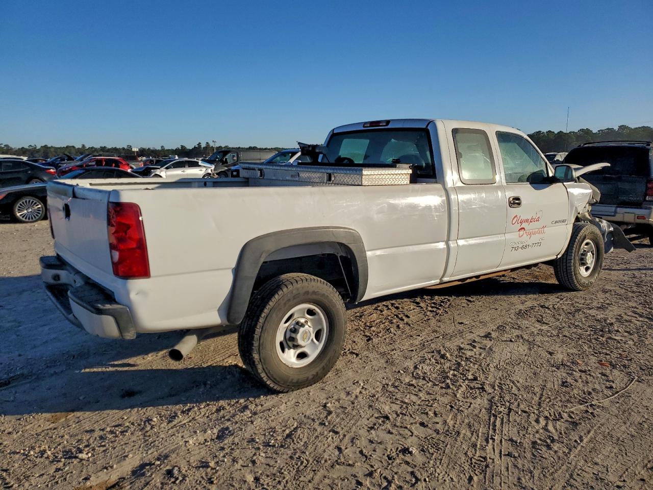 Chevrolet Silverado C2500 Heavy Duty Image 6