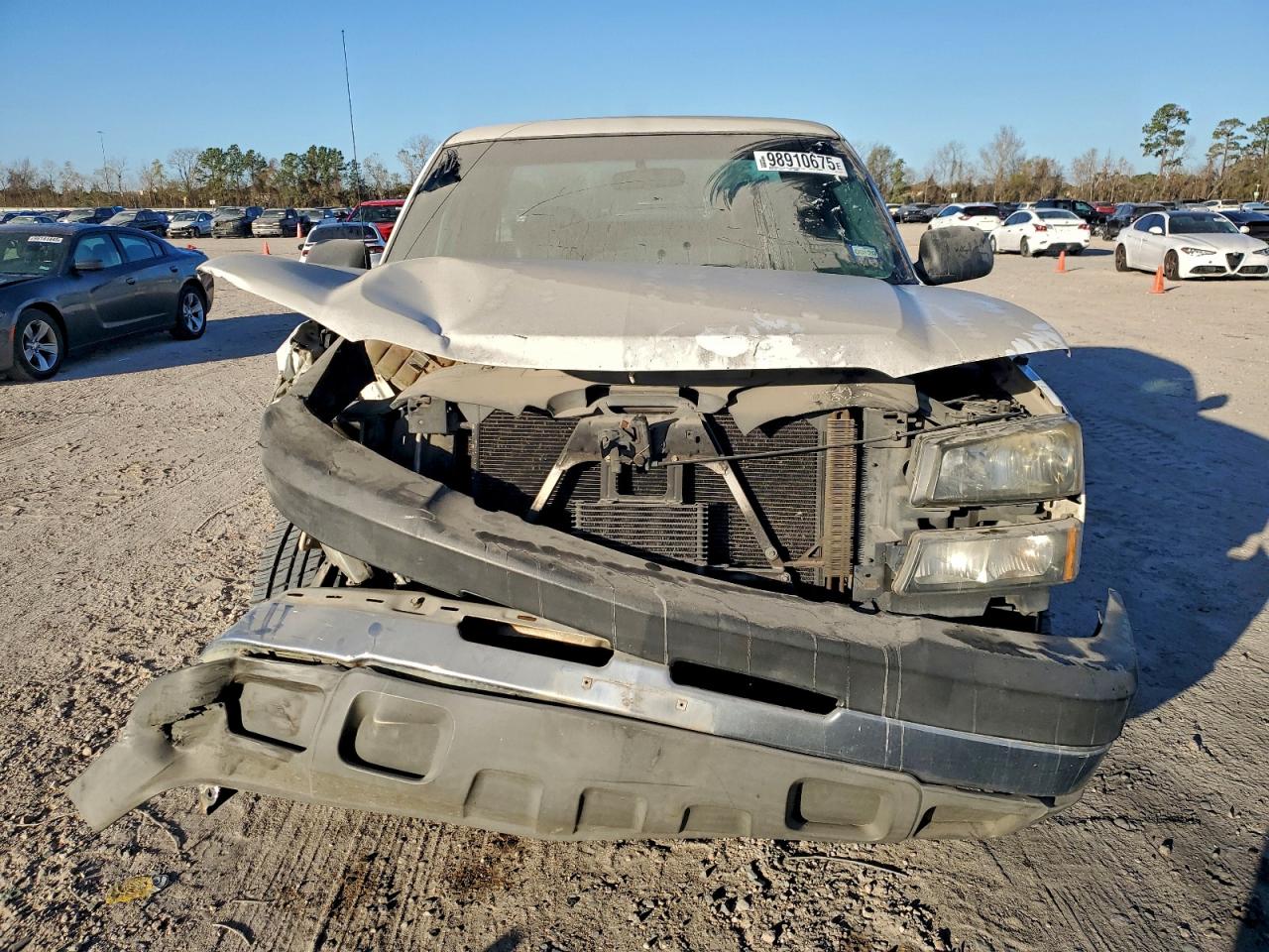 Chevrolet Silverado C2500 Heavy Duty Image 3