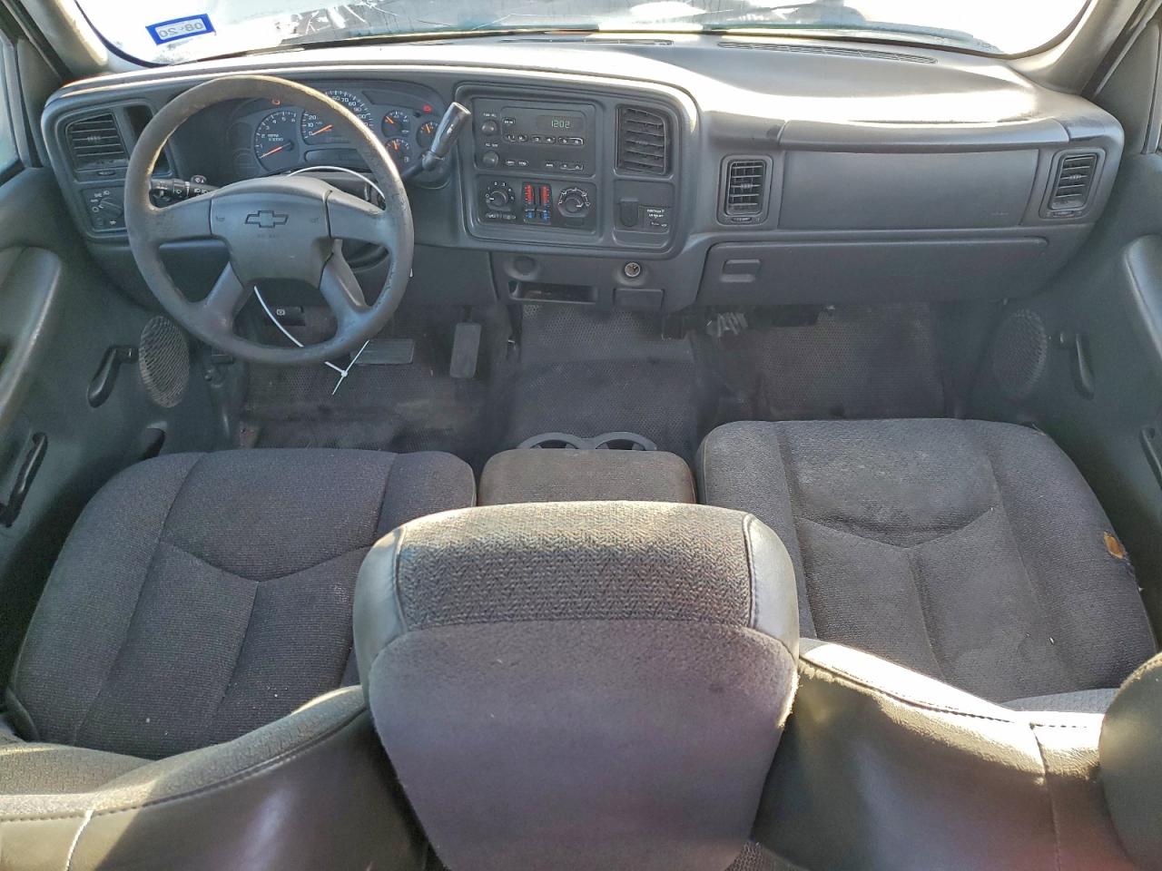 Chevrolet Silverado C2500 Heavy Duty Image 8