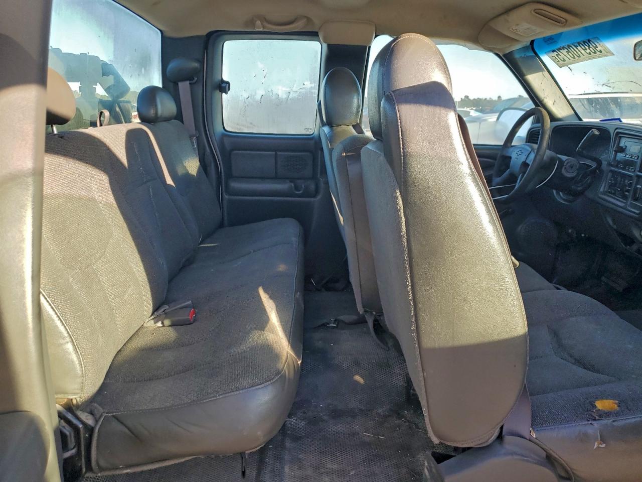 Chevrolet Silverado C2500 Heavy Duty Image 9