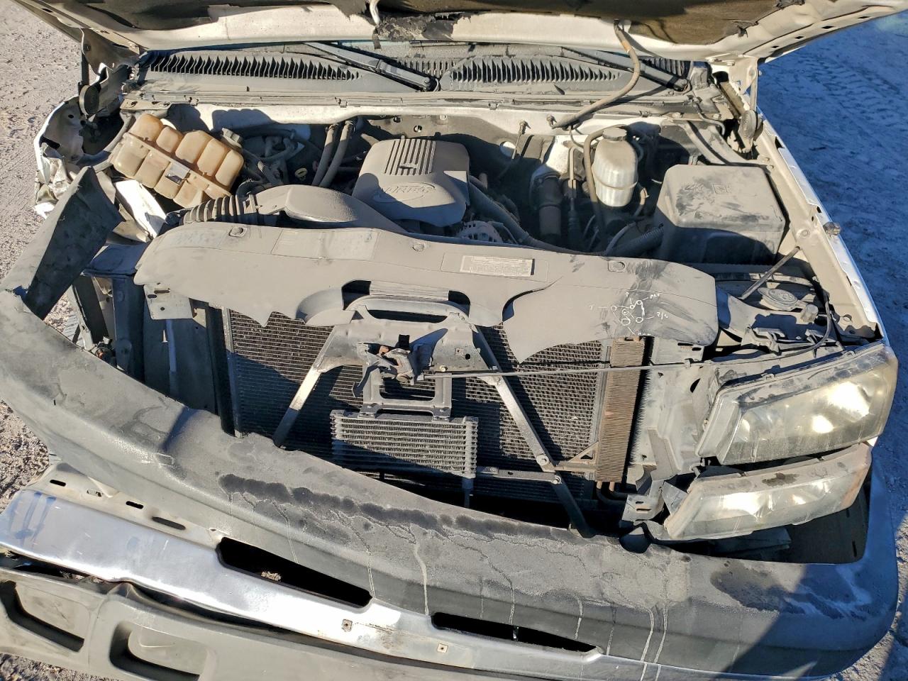 Chevrolet Silverado C2500 Heavy Duty Image 12